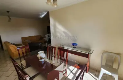 Pinheiros - apartamento com 03 dormitórios com camas e armários sendo 01 suíte