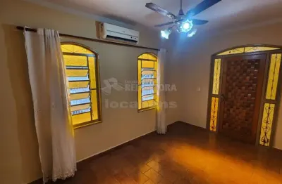 Casa com 3 dormitórios e 03 vagas de garagem no bairro  jardim europa