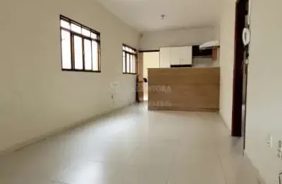 Casa residencial nato vetorasso com 03 dormitórios e cozinha planejada.