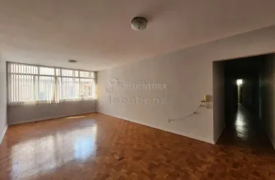 Apartamento para locação localizado no centro com 03 quartos.