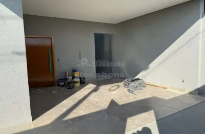 Casa no residencial colina azul com 03 dormitórios sendo 01 tipo apartamento.