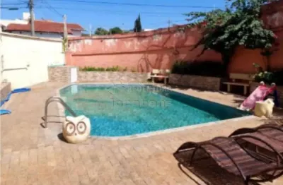 Casa sobrado no bairro santos dumont com 05 dormitórios e área de lazer com piscina.