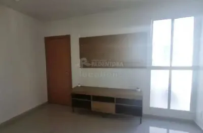 Apartamento com 02 dormitórios e 01 vaga de garagem no bairro jardim nunes.