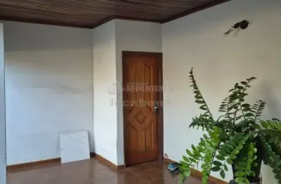 Casa residencial no jardim bordon com 03 dormitórios sendo 1 tipo apartamento.