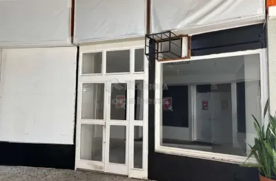 Ótima sala comercial com 34m² no centro para locação
