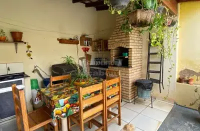 Residencial palestra - casa em bom local, com 3 dorms, sendo 1 apto, sala para 2 ou mais ambs, coz com armários.