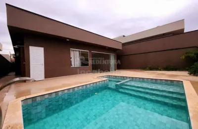 Casa localizada no residencial recanto do lago com 03 dormitórios e área de lazer.