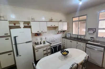 Centro / edifício josé signorini - apartamento com 03 dormitórios com armários e ar condicionado, sendo 01 suite