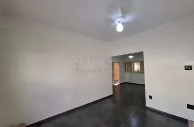 Boa vista casa locação com 3 dormitórios sendo 02 tipo apartamento.