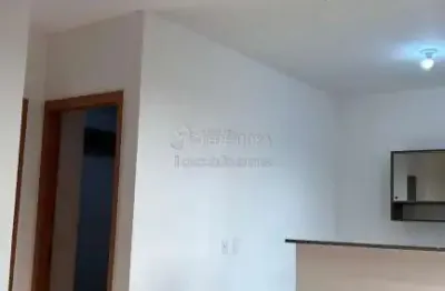 Apartamento localizado no condomínio rio das vertentes com sacada e portaria.