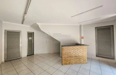 Salão comercial com 1 banheiro localizado no bairro são francisco.