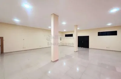 Salão com acessibilidade e estacionamento frontal no bairro vila anchieta