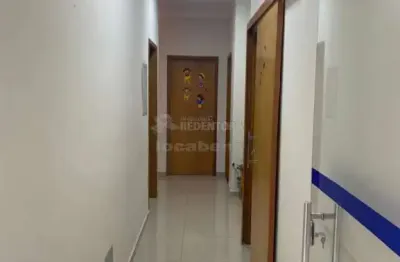 Casa comercial com 12 salas e edícula nos fundos no bairro boa vista.