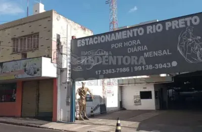 Ótimo salão comercial no centro com apartamento no piso superior