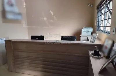 Imóvel comercial com 195m², possui 11 salas para atendimento no bairro jardim herculano