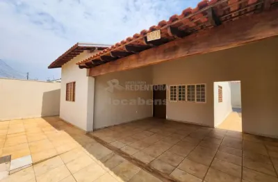 Casa com 2 dormitórios sendo 1 tipo apartamento, 4 vagas de garagem no bairro jardim arroyo.