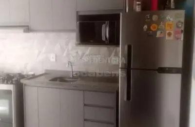 High redentora, apartamento de 02 dormitórios com armários e 01 vaga de garagem.