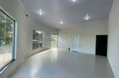 Salão comercial com acessibilidade localizado na avenida parque.