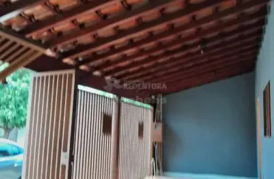 Guapiaçu são marcos, casa de 03 dormitórios com 02 vagas de garagem cobertas.