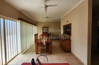 Vila anchieta - casa com 3 suites, térrea, lado sombra da quadra, boa para renda, já alugada