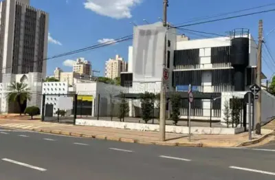 Prédio para Locação com 800m² de construção na Avenida Bady Bassitt