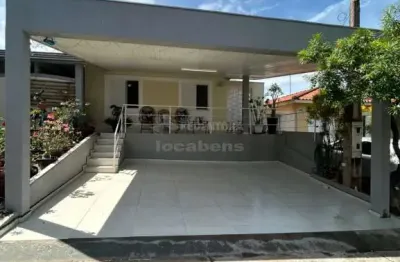 Belvedere terra nova casa de 03 dormitórios e 02 vagas de garagem.