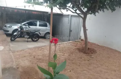 Parque Nova Esperança / Casa com 03 dormitórios e 01 garagem coberta