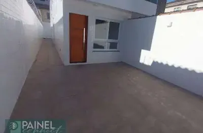 Sobreposta baixa, disponível para locação no embaré com 3 suítes com piscina