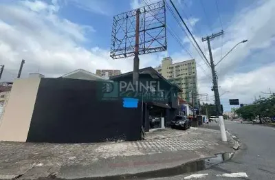 Casa a venda na avenida movimentada no macuco com 3 dormitórios