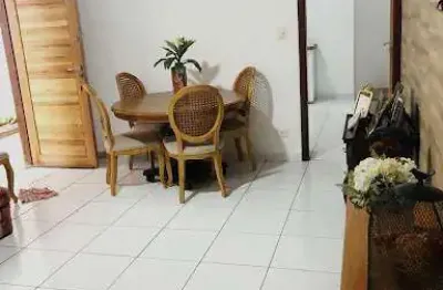 Casa em macuco 300m², edícula reformada e espaço p/ piscina!
