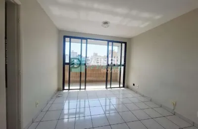 Apartamento no centro de são vicente (56 m²) – 1 quarto, 1 sala, 2 banheiros e varanda