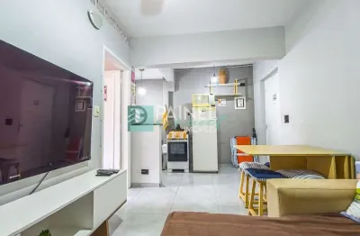 Quarto e sala mobiliada 1 quadra da praia no embaré por r$ 350.000