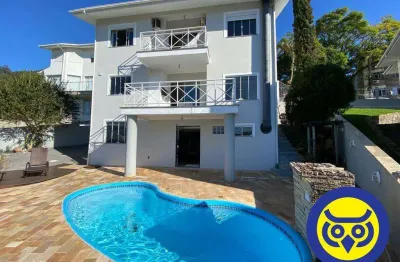 Casa com 3 quartos para alugar na Rua Europa, Trindade, Florianópolis