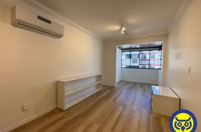 Apartamento com 3 quartos para alugar na Rua Lauro Linhares, Trindade, Florianópolis