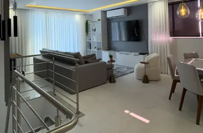 Cobertura poucos metros do mar no bairro ingleses com 3 dormitórios