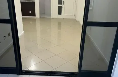 Apartamento à venda 2/4 com suíte , 70m2 , na av. cardeal da silva