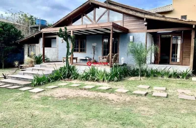 Casa no rio vermelho com amplo terrono em ótima localizaçao.