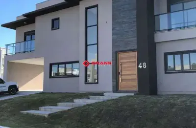 Casa de condomínio à venda com 3 suítes, lavabo  e 252m²