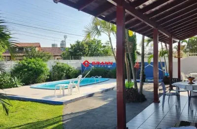 Casa em condomínio fechado com 3 quartos para alugar no Ingleses do Rio Vermelho, Florianópolis 