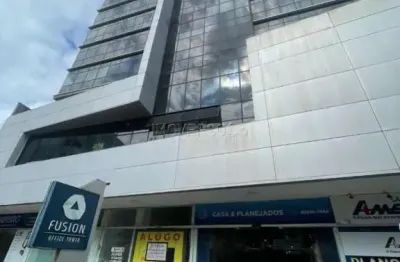 Sala comercial para alugar na Avenida Geremário Dantas, Pechincha, Rio de Janeiro
