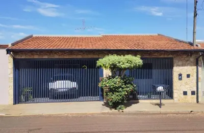 Casa com 3 quartos à venda na Rua Paraná, Vila Coralina, Bauru