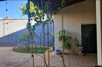 Casa com 3 quartos para alugar na Rua João Esteves de Souza, Vila Carolina, Bauru