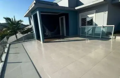 Casa com 3 dormitórios à venda por r$ 1.400.000 - centro - penha/sc