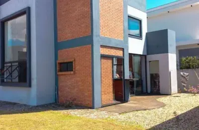 Casa com 3 dormitórios à venda, 260 m² por r$ 2.300.000 - centro - camboriú/sc