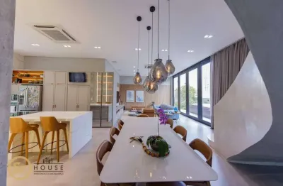 Magnífica casa em condomínio fechado com 4 suítes, 380m², balneáruio camboriú sc