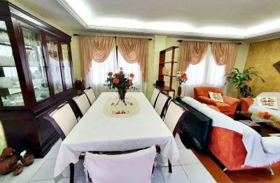 Casa à venda com 5 quartos 2 suítes, 347m² em carianos florianópolis