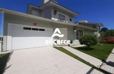 Casa à venda com 3 quartos 3 suítes, 223,79m² em ponta de baixo são josé