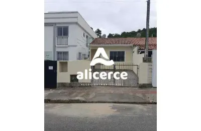 Casa à venda com 2 quartos , 56m² em forquilhas são josé