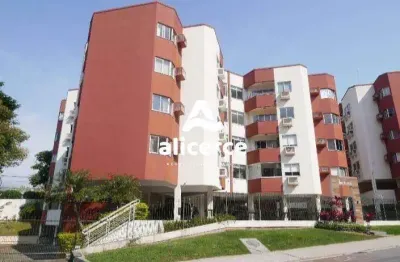 Amplo apartamento de 3 dormitórios sendo uma suíte no itacorubi
