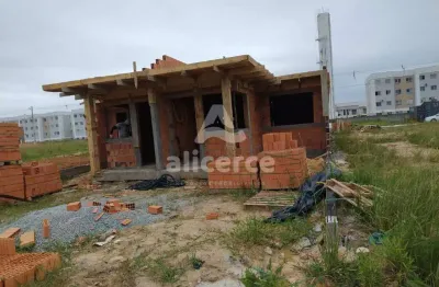 Linda casa geminada com acabamento impecável! na nova palhoça